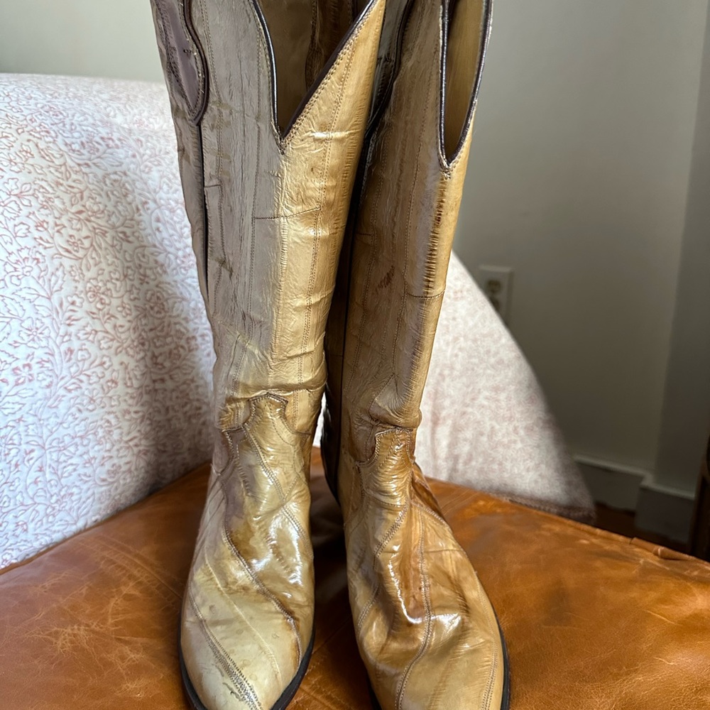 Justin eel skin, cowgirl boots size 6